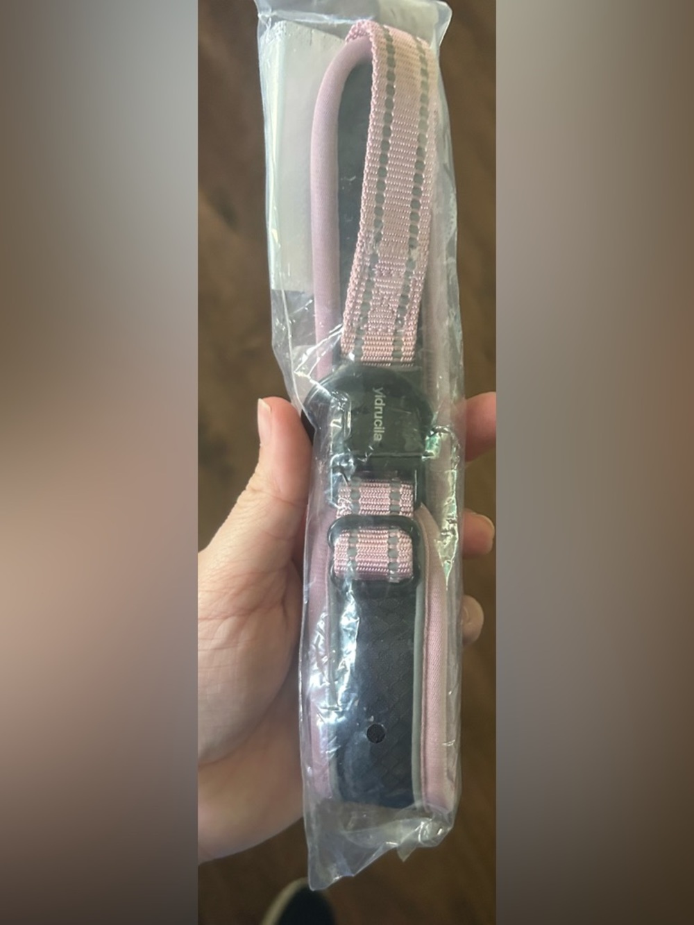 Size medium dog collar pink